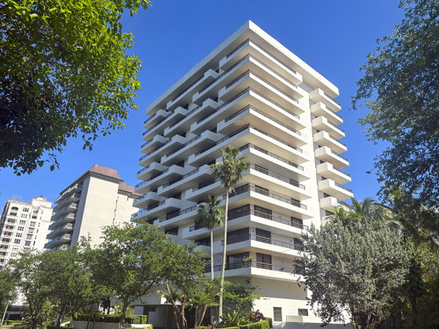 Granada Park Condo photo 2